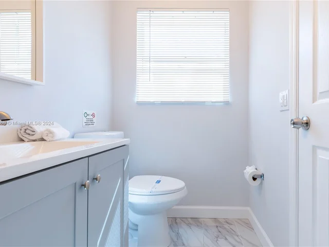 2748 NE 32nd St # 7, Fort Lauderdale FL 33306