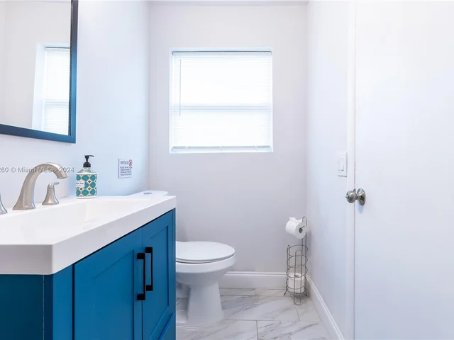 2748 NE 32nd St # 7, Fort Lauderdale FL 33306