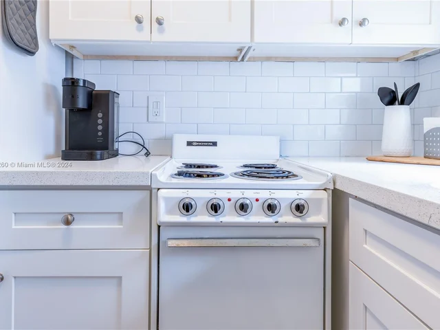 2748 NE 32nd St # 7, Fort Lauderdale FL 33306