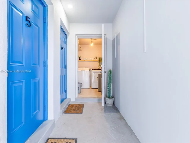 2748 NE 32nd St # 7, Fort Lauderdale FL 33306