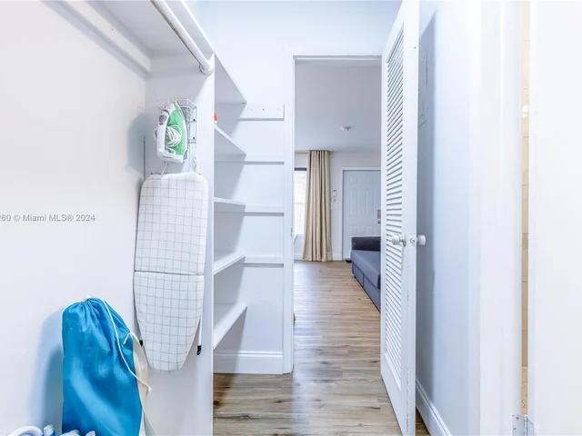 2748 NE 32nd St # 7, Fort Lauderdale FL 33306