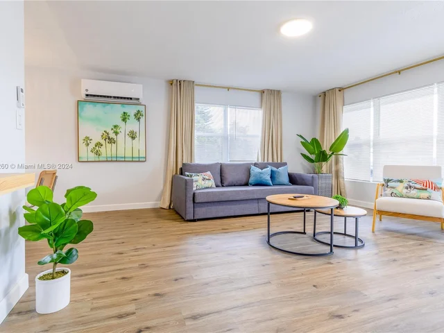 2748 NE 32nd St # 7, Fort Lauderdale FL 33306