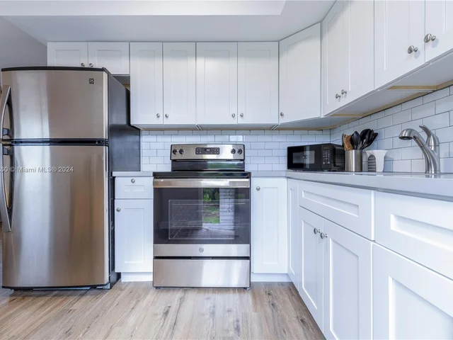 2748 NE 32nd St # 7, Fort Lauderdale FL 33306