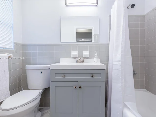 2748 NE 32nd St # 7, Fort Lauderdale FL 33306