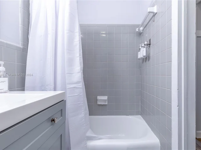 2748 NE 32nd St # 7, Fort Lauderdale FL 33306