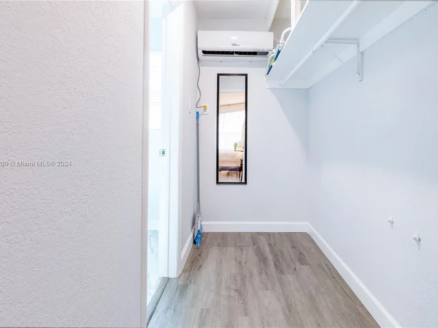 2748 NE 32nd St # 7, Fort Lauderdale FL 33306