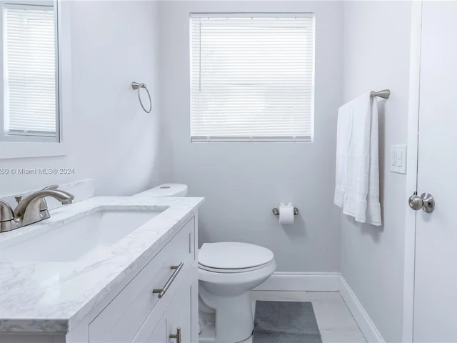 2748 NE 32nd St # 7, Fort Lauderdale FL 33306