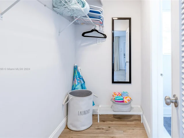 2748 NE 32nd St # 7, Fort Lauderdale FL 33306