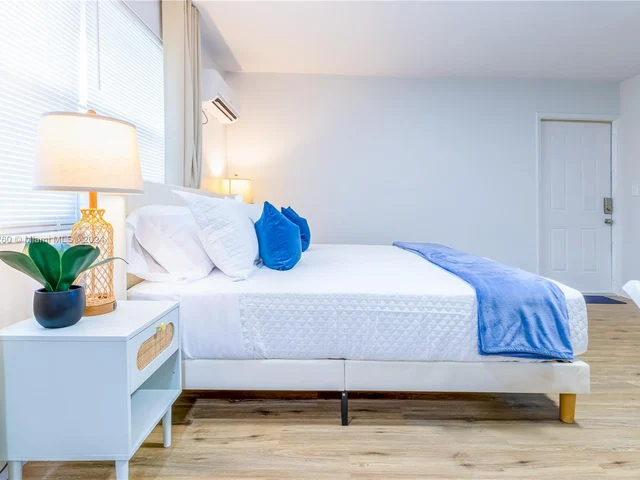 2748 NE 32nd St # 7, Fort Lauderdale FL 33306