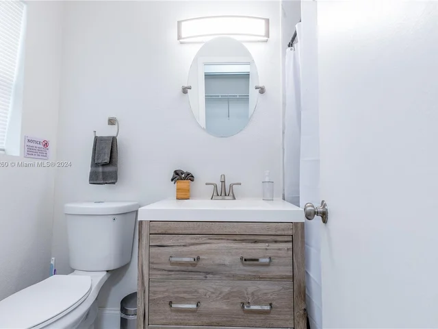 2748 NE 32nd St # 7, Fort Lauderdale FL 33306