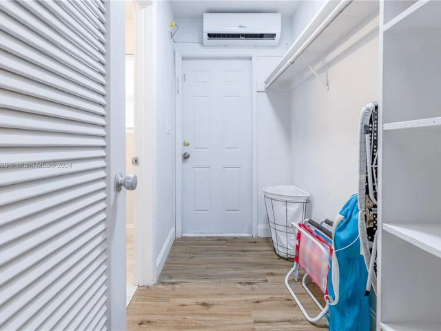 2748 NE 32nd St # 7, Fort Lauderdale FL 33306