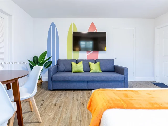 2748 NE 32nd St # 7, Fort Lauderdale FL 33306