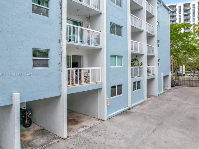 2920 SW 28th Ter # 207, Miami FL 33133