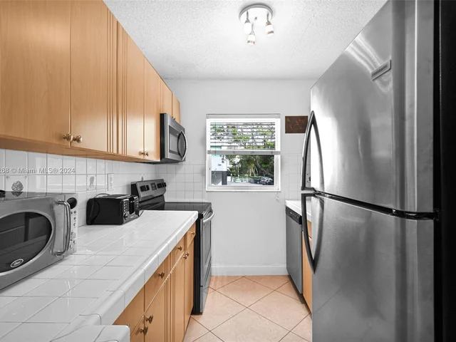 2920 SW 28th Ter # 207, Miami FL 33133