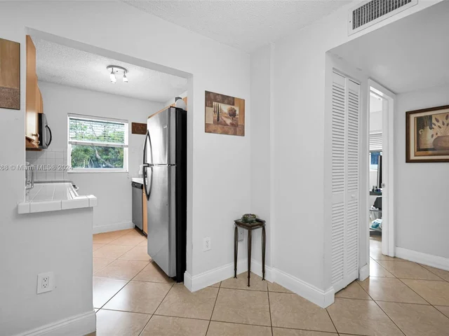 2920 SW 28th Ter # 207, Miami FL 33133