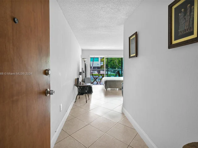 2920 SW 28th Ter # 207, Miami FL 33133