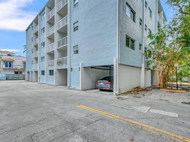 2920 SW 28th Ter # 207, Miami FL 33133