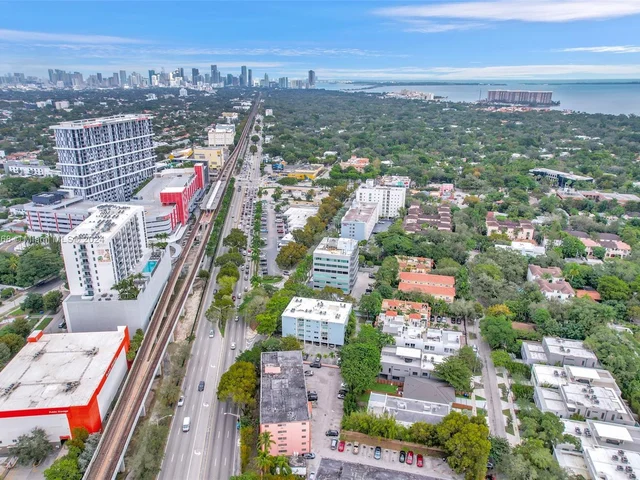 2920 SW 28th Ter # 207, Miami FL 33133