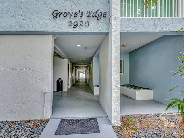 2920 SW 28th Ter # 207, Miami FL 33133