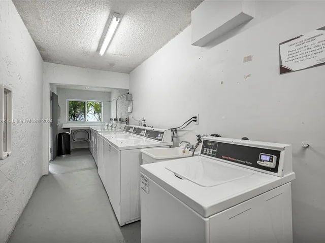 2920 SW 28th Ter # 207, Miami FL 33133