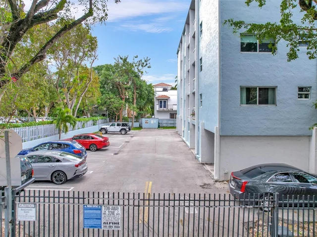 2920 SW 28th Ter # 207, Miami FL 33133