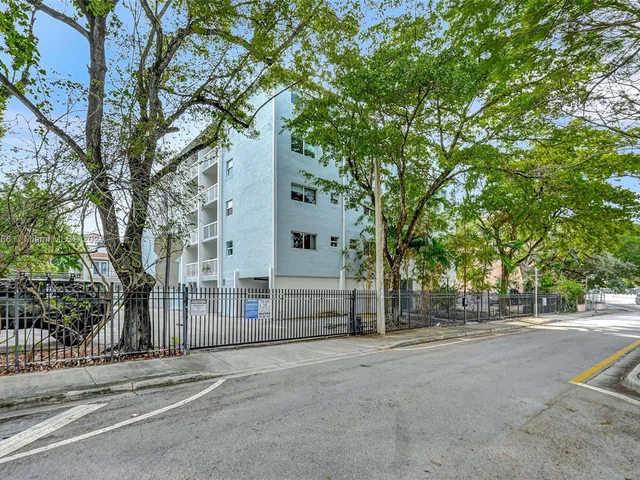 2920 SW 28th Ter # 207, Miami FL 33133