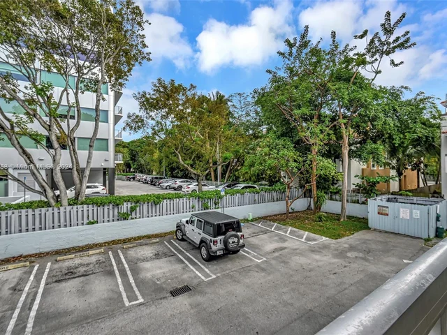2920 SW 28th Ter # 207, Miami FL 33133
