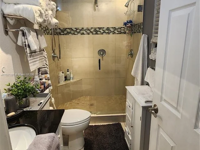 8281 SW 28th St, Miami FL 33155