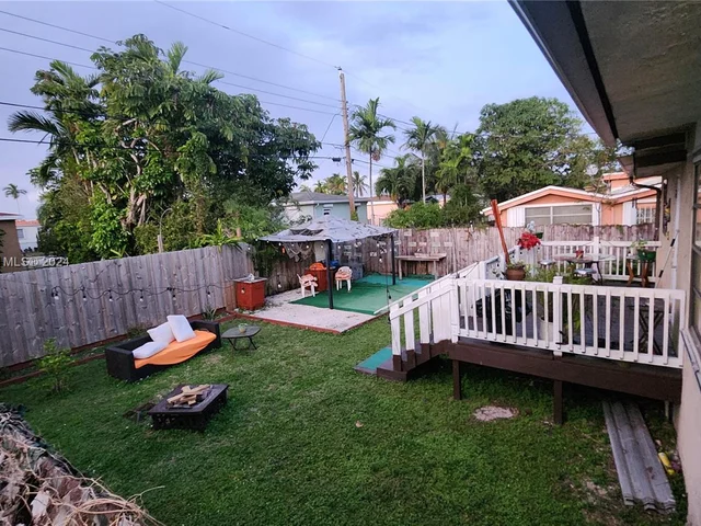 8281 SW 28th St, Miami FL 33155