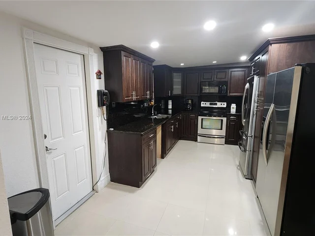 8281 SW 28th St, Miami FL 33155