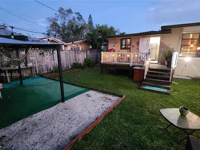 8281 SW 28th St, Miami FL 33155