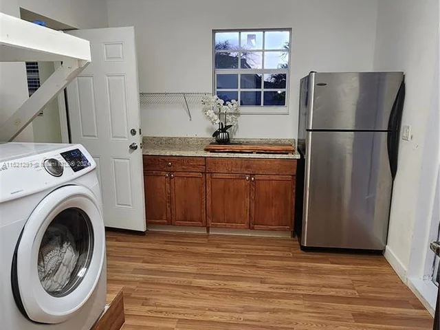 8281 SW 28th St, Miami FL 33155