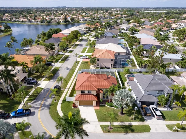 600 SW 178th Way, Pembroke Pines FL 33029