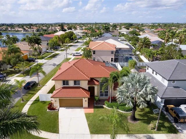 600 SW 178th Way, Pembroke Pines FL 33029