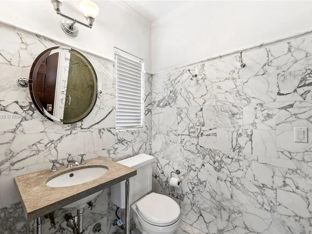 630 NE 52nd St, Miami FL 33137