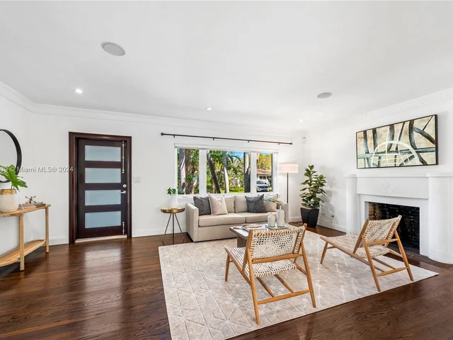 630 NE 52nd St, Miami FL 33137