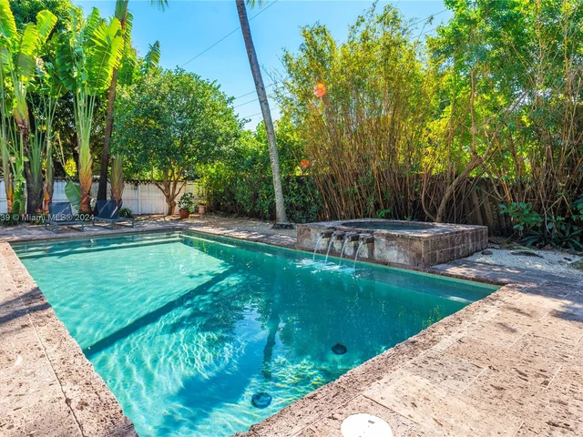 630 NE 52nd St, Miami FL 33137