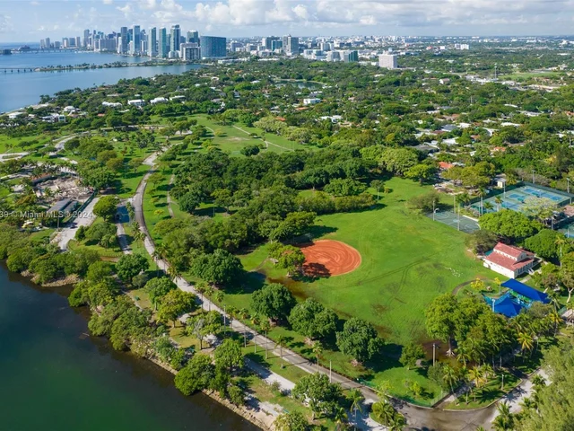 630 NE 52nd St, Miami FL 33137