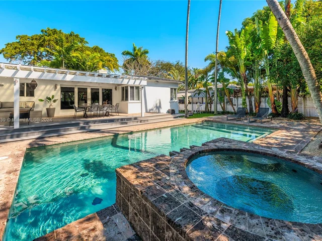 630 NE 52nd St, Miami FL 33137