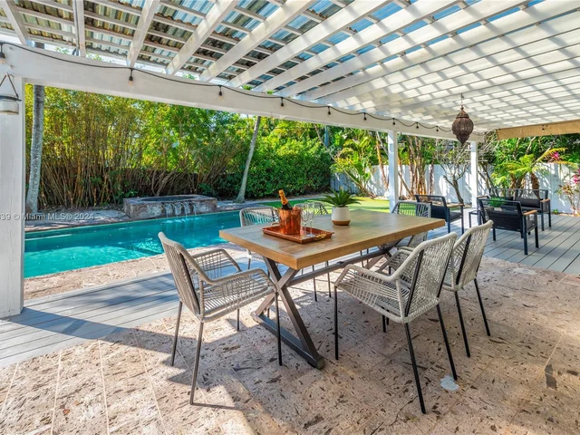 630 NE 52nd St, Miami FL 33137