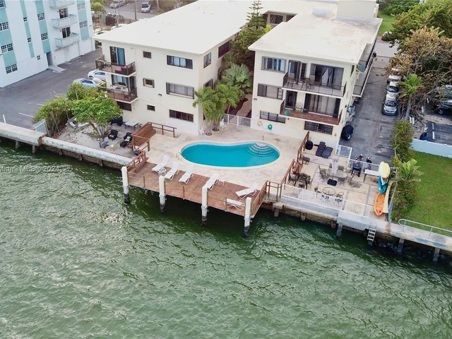 7845 NE Bayshore Ct # 14, Miami FL 33138