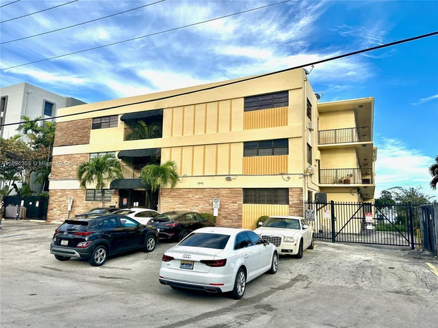 7845 NE Bayshore Ct # 14, Miami FL 33138