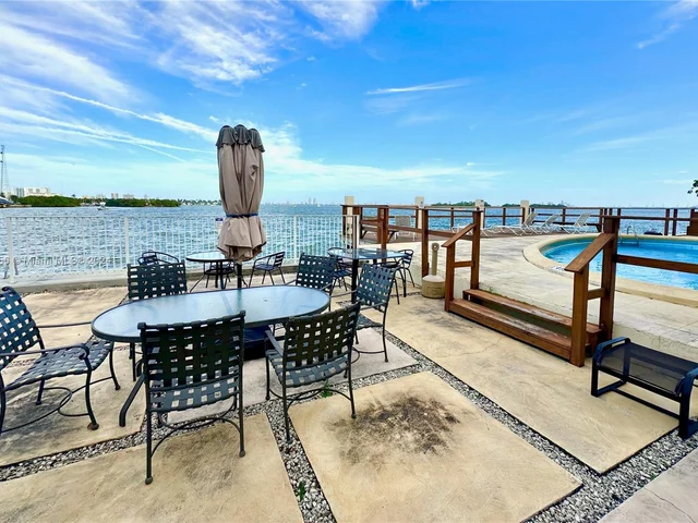 7845 NE Bayshore Ct # 14, Miami FL 33138