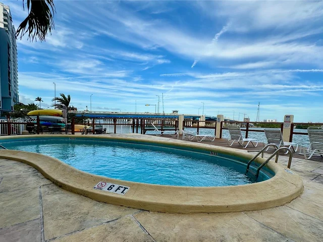 7845 NE Bayshore Ct # 14, Miami FL 33138