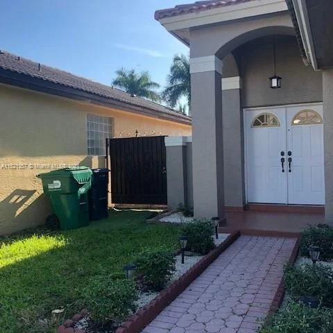 957 NW 132nd Ave W, Miami FL 33182