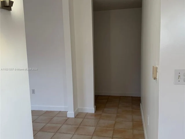 957 NW 132nd Ave W, Miami FL 33182