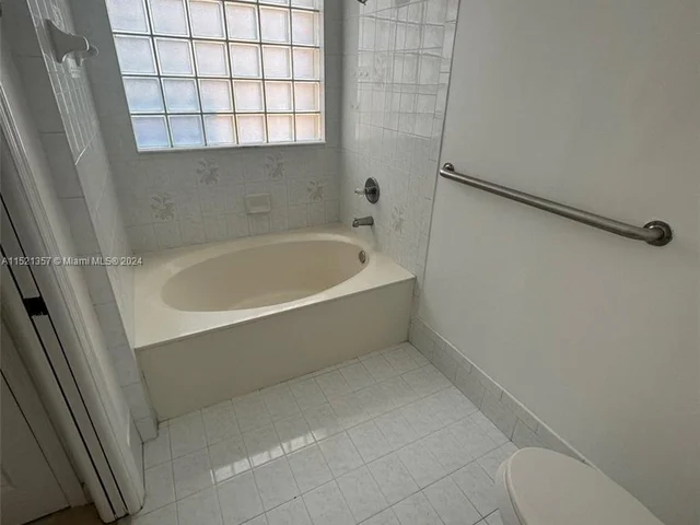 957 NW 132nd Ave W, Miami FL 33182