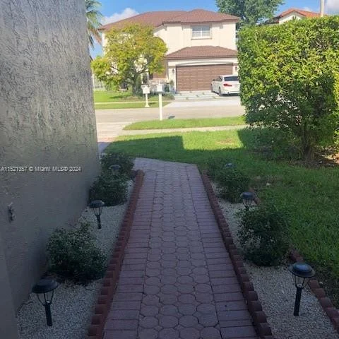 957 NW 132nd Ave W, Miami FL 33182