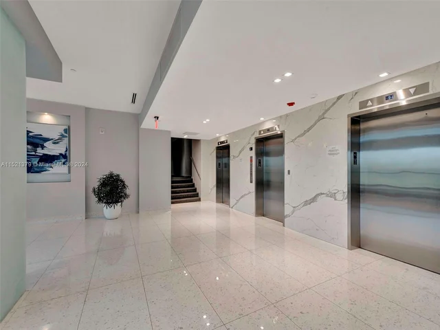 20335 W COUNTRY CLUB DR # 2605, Aventura FL 33180