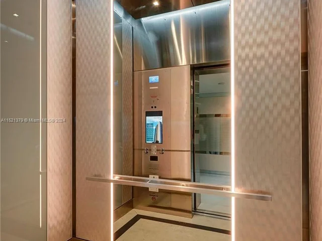 20335 W COUNTRY CLUB DR # 2605, Aventura FL 33180